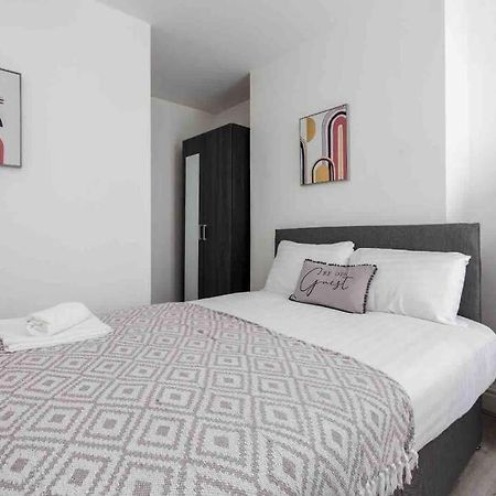 Perfect Five Bed House Minutes From Anfield Stadium Liverpool Exterior foto