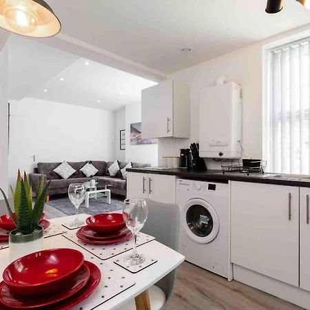 Perfect Five Bed House Minutes From Anfield Stadium Liverpool Exterior foto