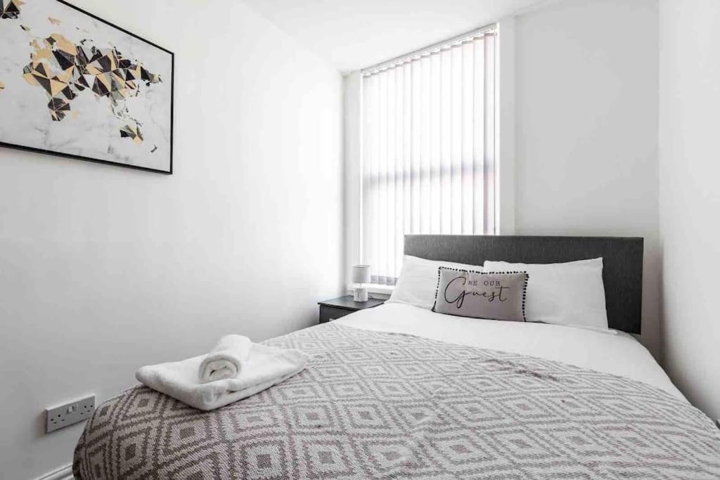 Perfect Five Bed House Minutes From Anfield Stadium Liverpool Exterior foto