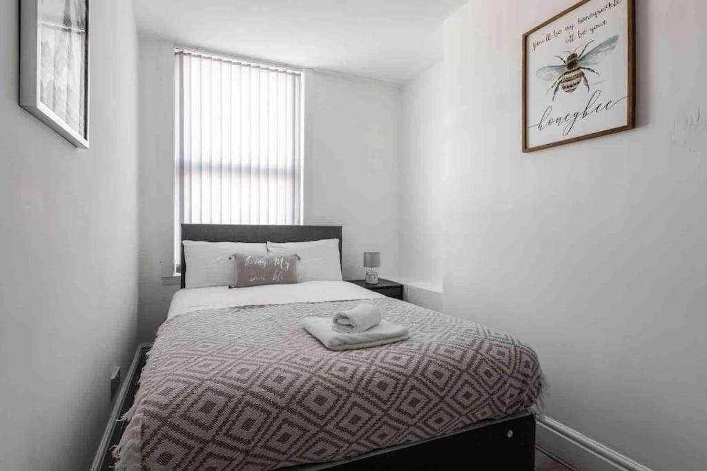 Perfect Five Bed House Minutes From Anfield Stadium Liverpool Exterior foto