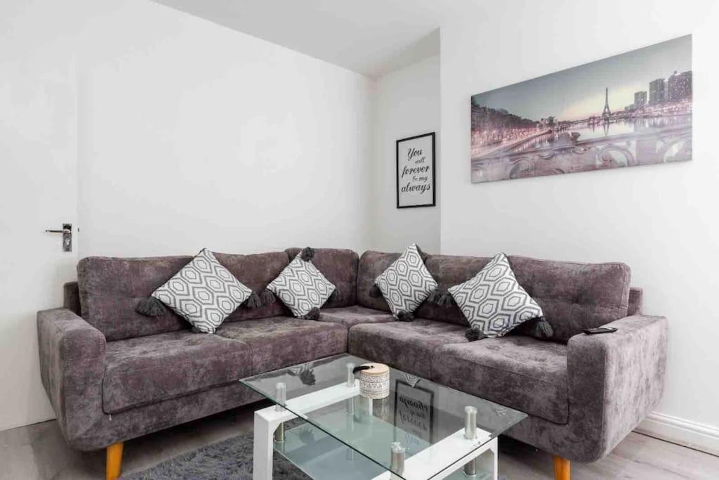 Perfect Five Bed House Minutes From Anfield Stadium Liverpool Exterior foto